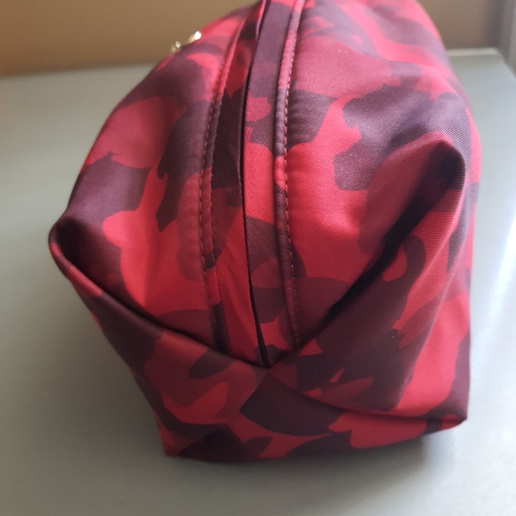 Lululemon- Feeling Ready Camo New Year Pouch NWT - Picture 2 of 8